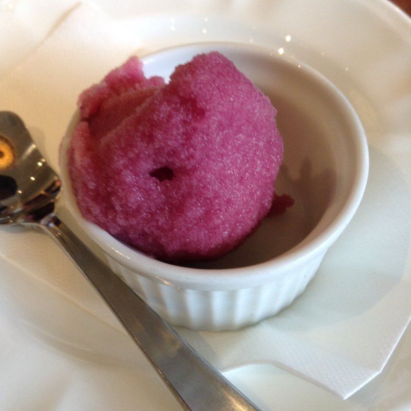 赤ぶどうのシャーベット(イル・ケッチァーノ （Il che-cciano）)