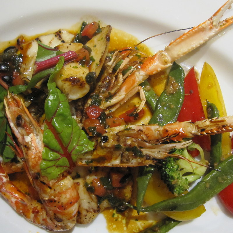 魚介類のグリル盛り合わせ(ラーラビアンケ)