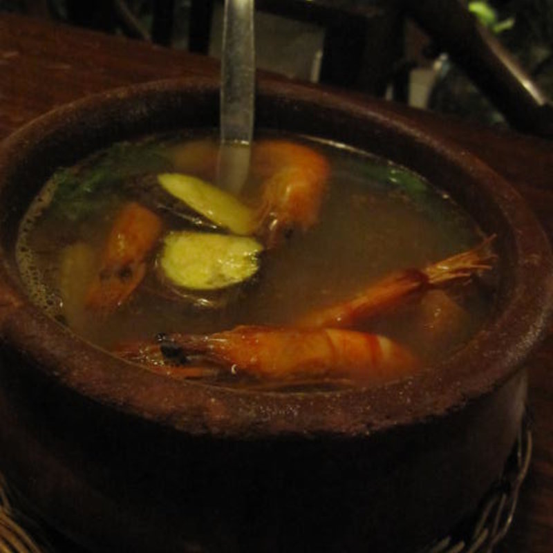 エビのシニガンスープ(マリバゴグリル)