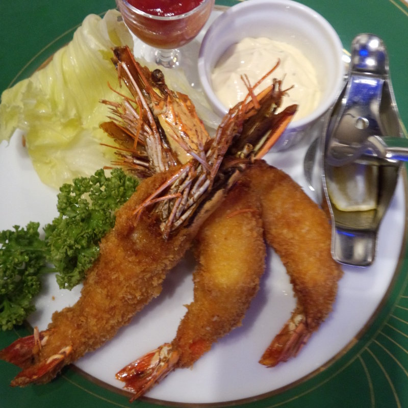 大きい海老フライ(湯沢　グランドホテル)