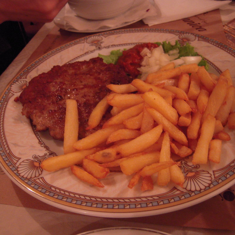 ミラノ風カツレツ(Ristorante Rossella)