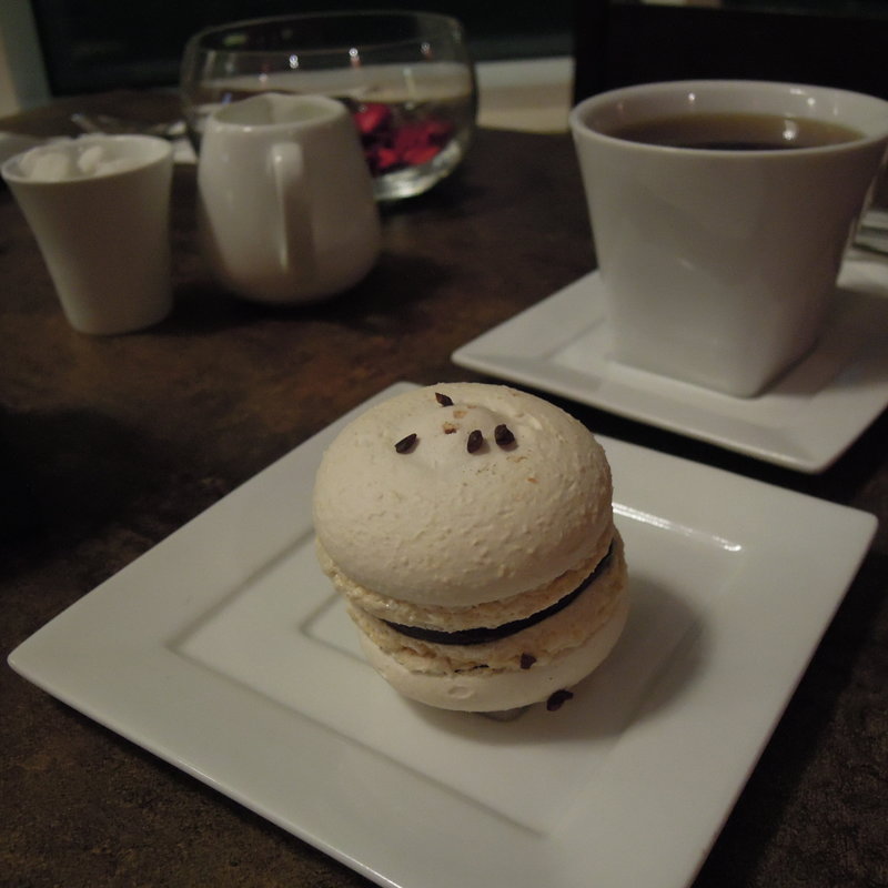 チョコレートマカロン(The Cake Box)