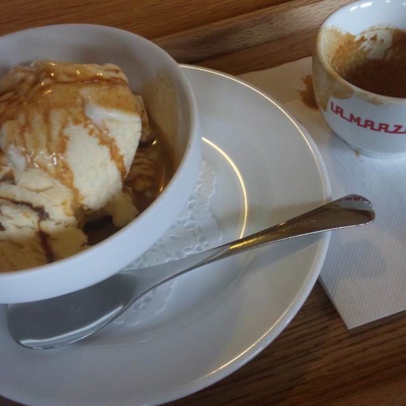 アフォガート(自家焙煎珈琲店　よしの珈琲)