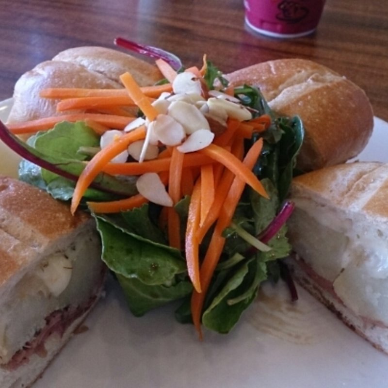 ポテトサラミサンドウィッチ(Spero Spera)