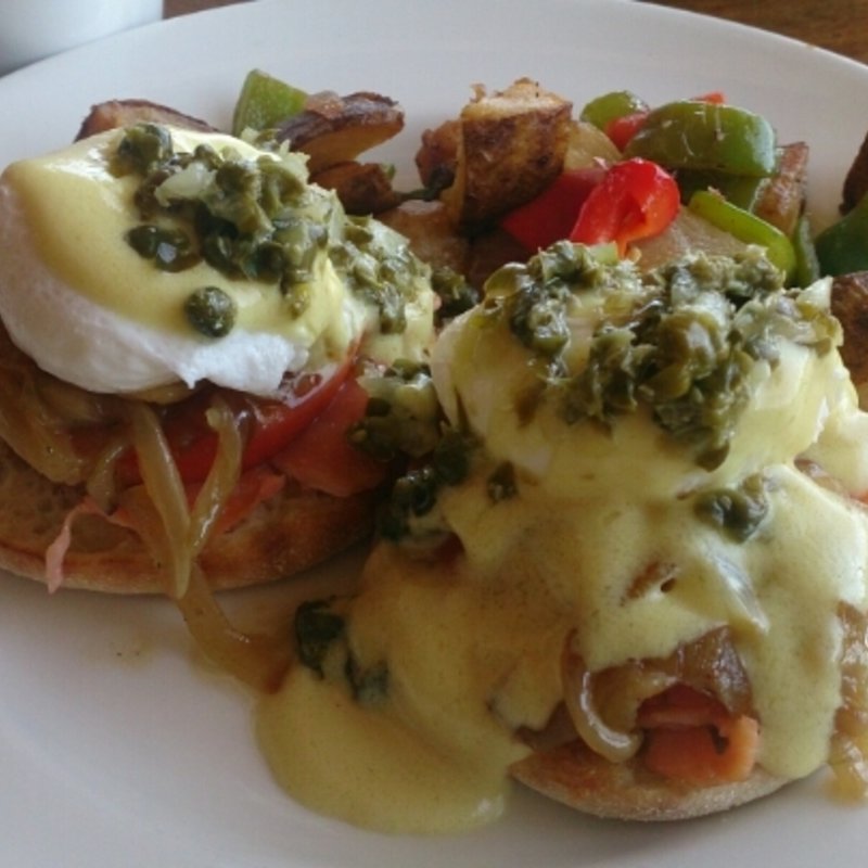 エッグベネディクト　サーモン(Hula Grill Waikiki)