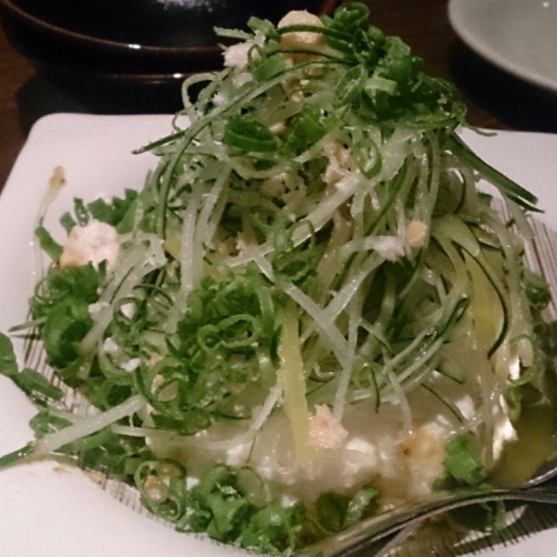 じゃこと豆腐のサラダ(Izakaya Gazen)