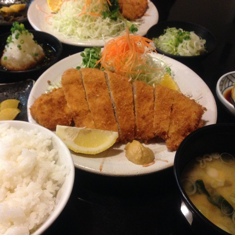 ロースかつ定食(とんかつ人参亭)