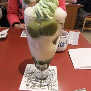 (茶寮都路里 祇園本店 （さりょうつじり）)