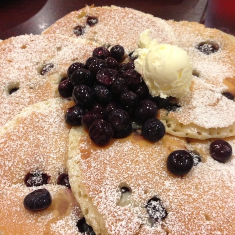 (Eggs 'n Things Ala Moana)