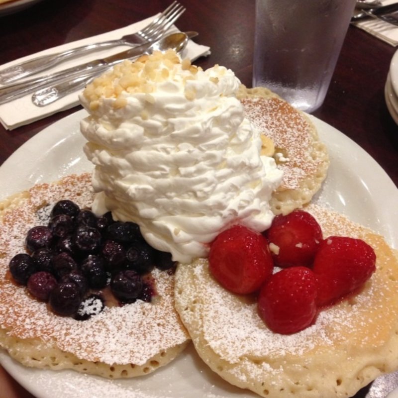 (Eggs 'n Things Ala Moana)