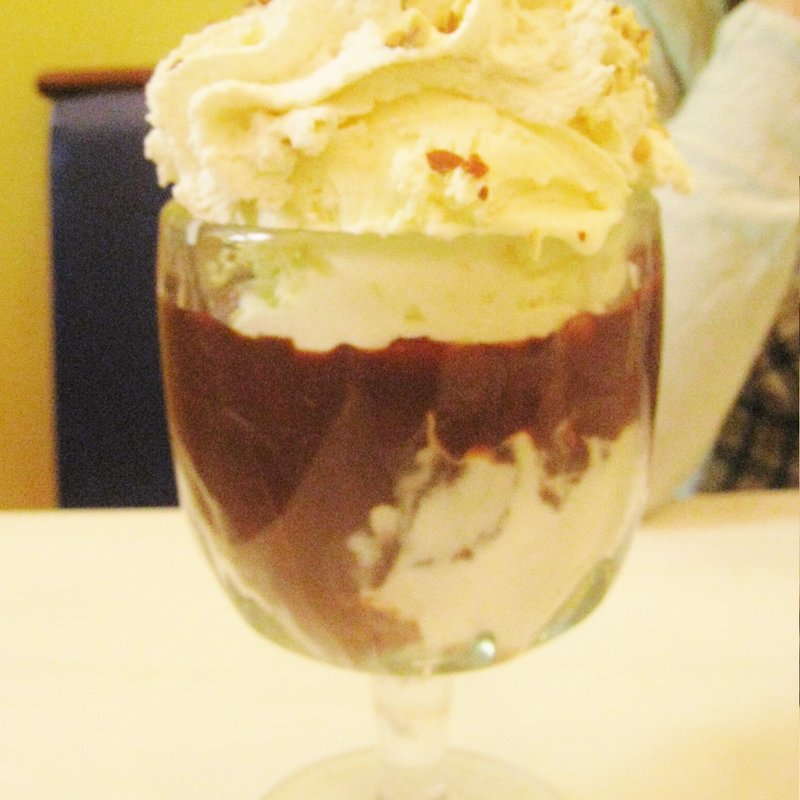World Famous Hot Fudge Sandae(Ghirardelli )