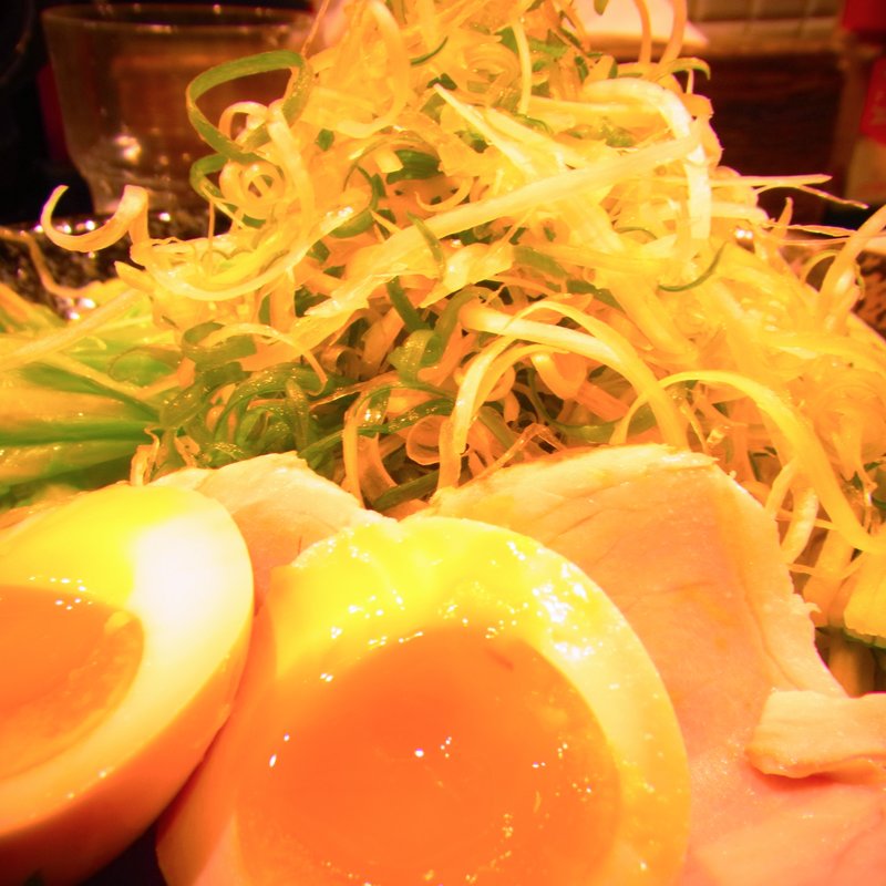 廣島つけ麺半熟玉子のせ(ばくだん屋)