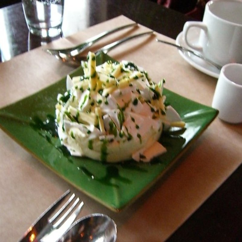 Basil Pavlova(Spice Market)