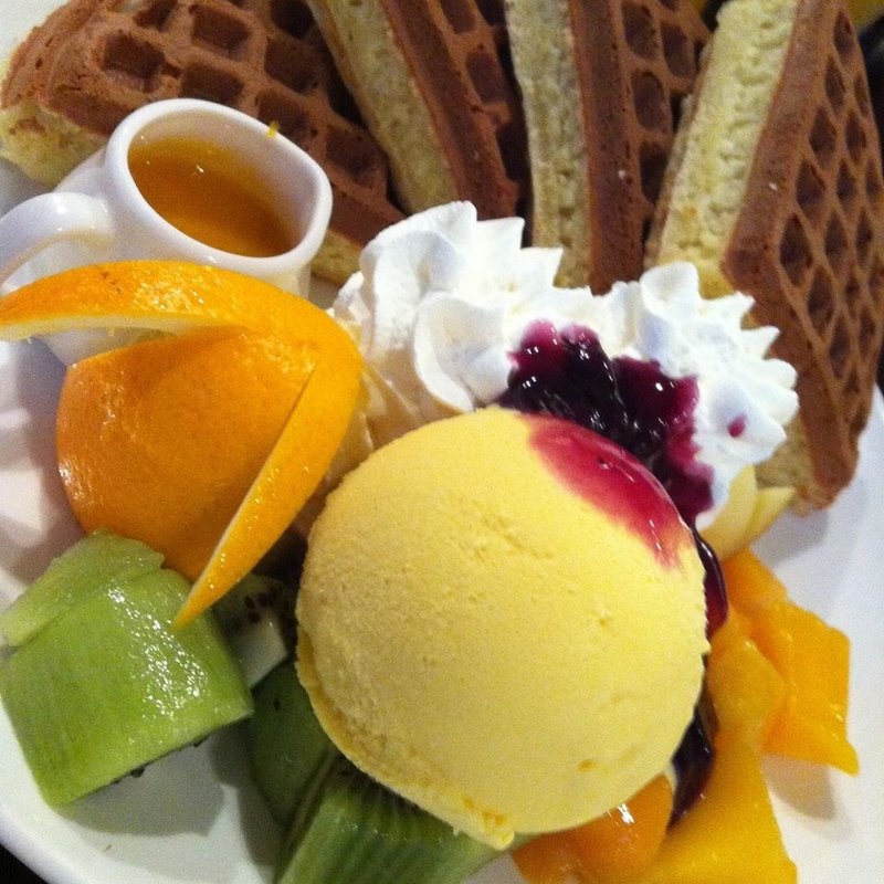フルーツワッフル(咖啡弄 士林店)