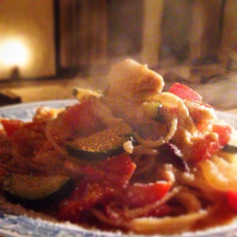 フレッシュトマトとズッキーニのパスタ(Caro.)