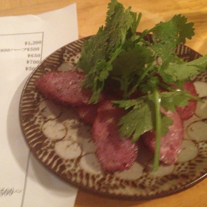 スモークソーセージ炙り(オーツキ食堂)