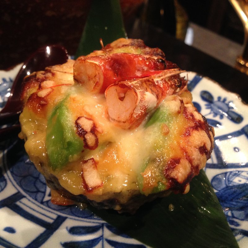 海老とアボカドの味噌タルタル(海老の髭)