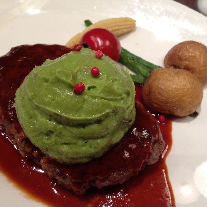 ハンバーグ　アボカド(カフェ&グリル シズルガズル 渋谷ヒカリエ店 （Cafe&GrillSIZZLEGAZZLE）)