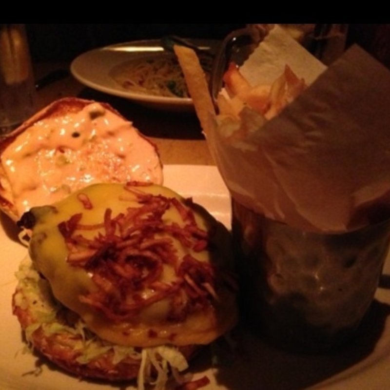 チーズバーガー(チーズケーキファクトリー ワイキキ店)