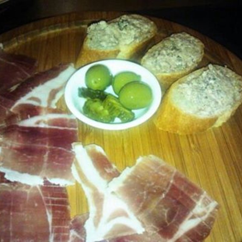 最上級イベリコ豚の生ハム(picapica （【旧店名スペインバルpica pica】）)