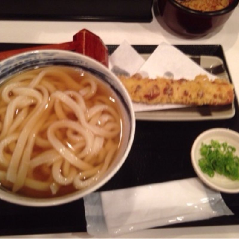 温かいうどん(うだま 梅田店 （うどん魂一筋うだま梅田店）)