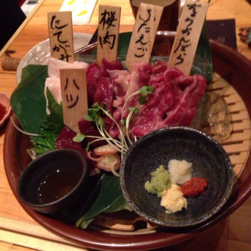 肉いろいろ(炉端美酒食堂 炉とマタギ 西梅田 )