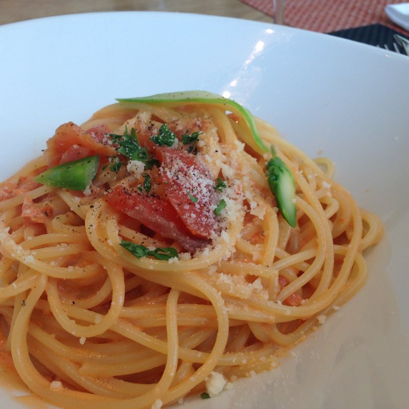 スモークサーモンのパスタ(ドンナゴロージ （DONNAGOLOSI）)