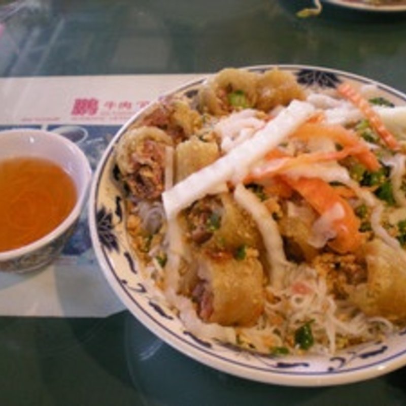 Grilled pork with spring roll bun(PHO BANG RESTAURANT)