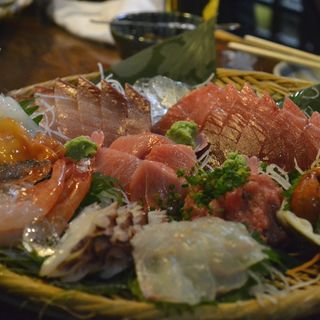 お刺身盛り合わせ(魚亀)