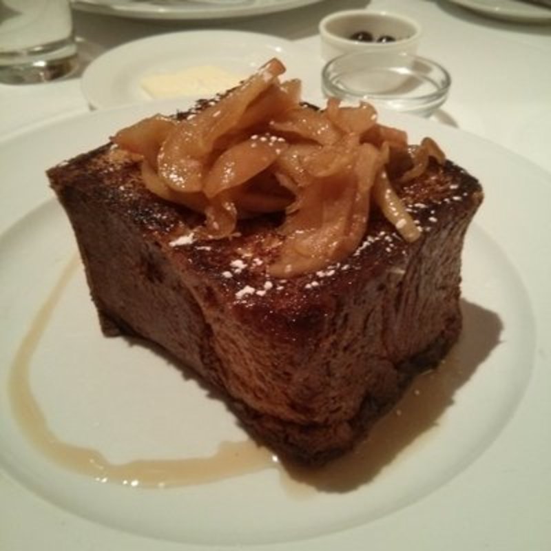Brioche french toast topped with cinnamon apples(Union Square Cafe)