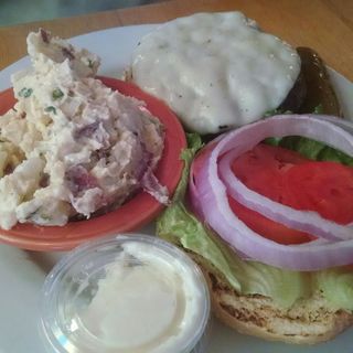 Cheese Burger(A-J’s Dockside)