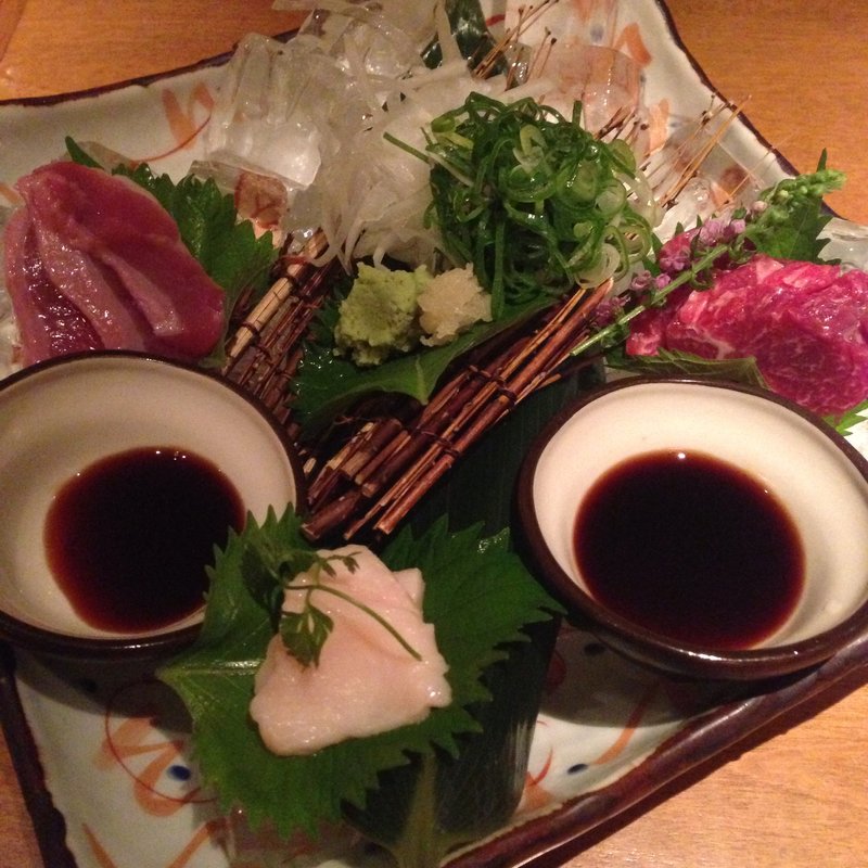 熊本直送 馬刺し食べ比べ(アスヘノトビラ （【旧店名】サヨナラノアト）)