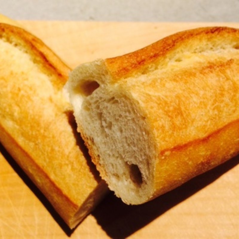 ドゥミ・バゲット(トシオークーデュパン （Toshi Au Coeur du Pain）)