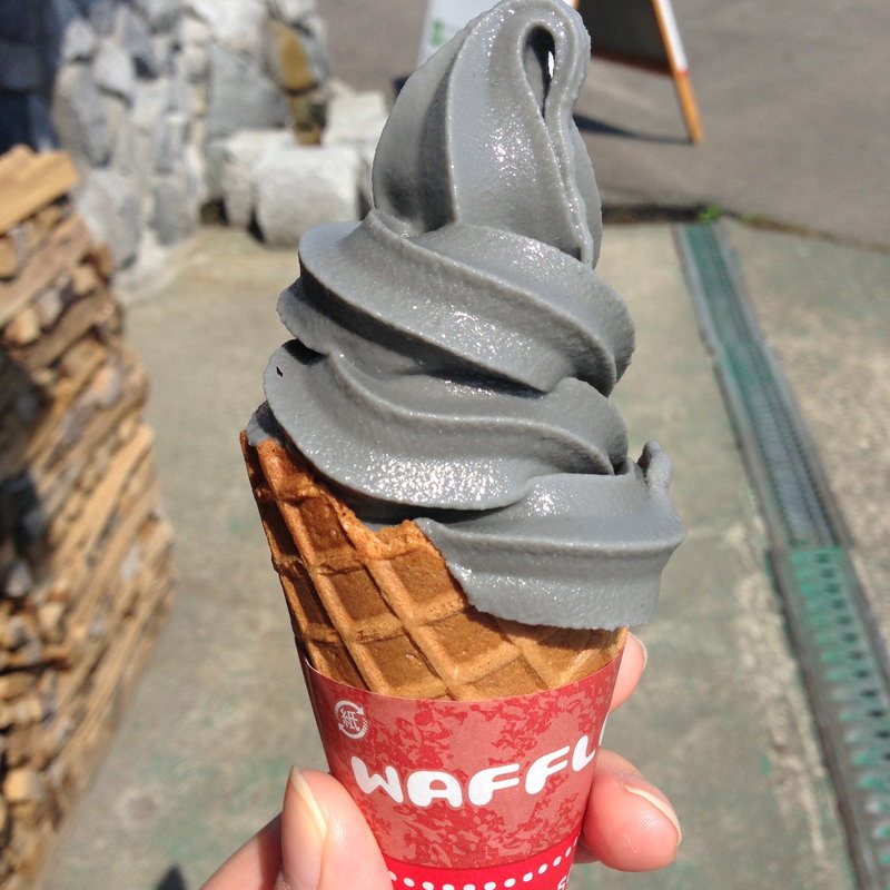 黒ごまソフト(レストランアルピナ)