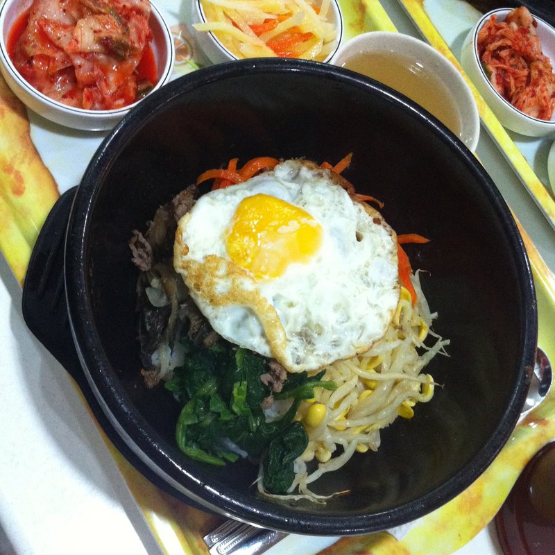 石焼ビビンパ(Gomone Korean Restaurant)