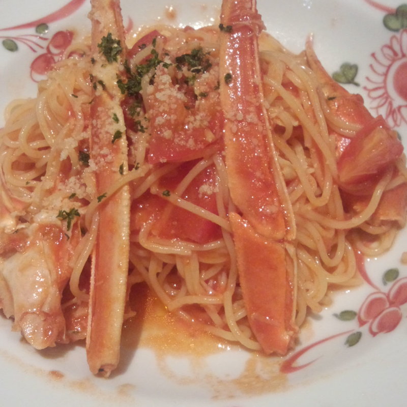 ズワイ蟹とトマトの冷製パスタ(鎌倉パスタ)