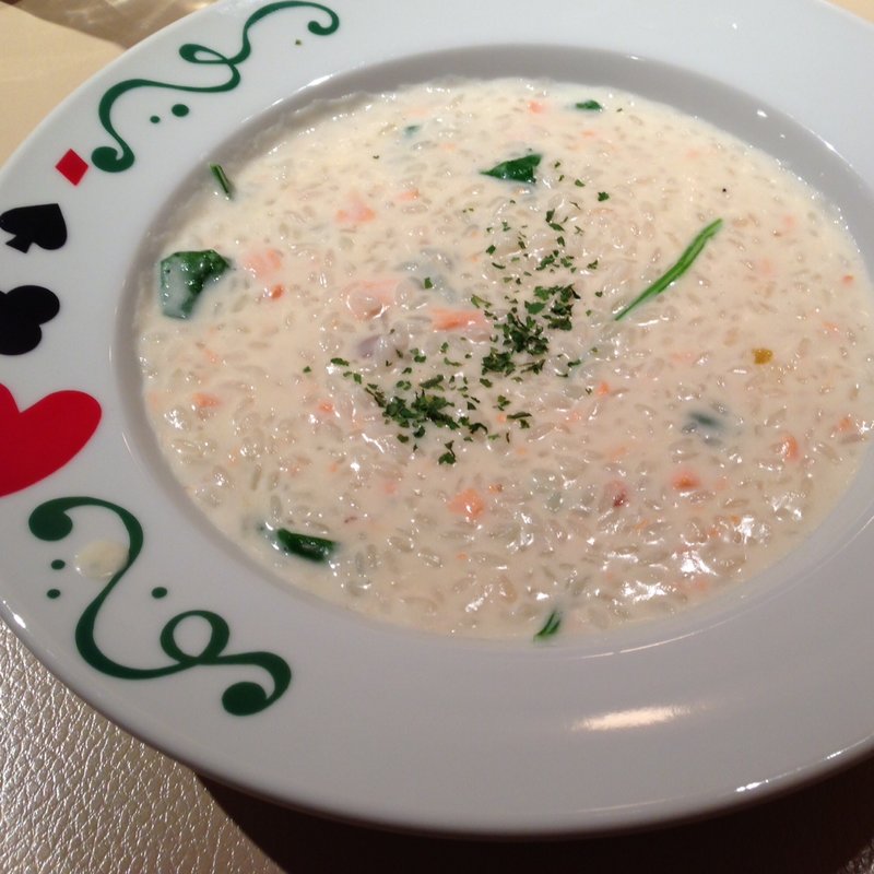 サーモンとほうれん草のクリームリゾット(魔法の国のアリス )