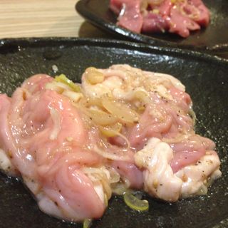 豚ガツ(焼肉 三水苑 東口店 （サンスイエン）)