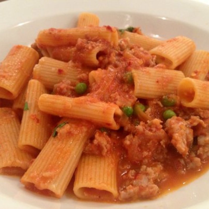 Rigatoni with Italian sausage & peas in a spicy tomato sauce(Basta Pasta)