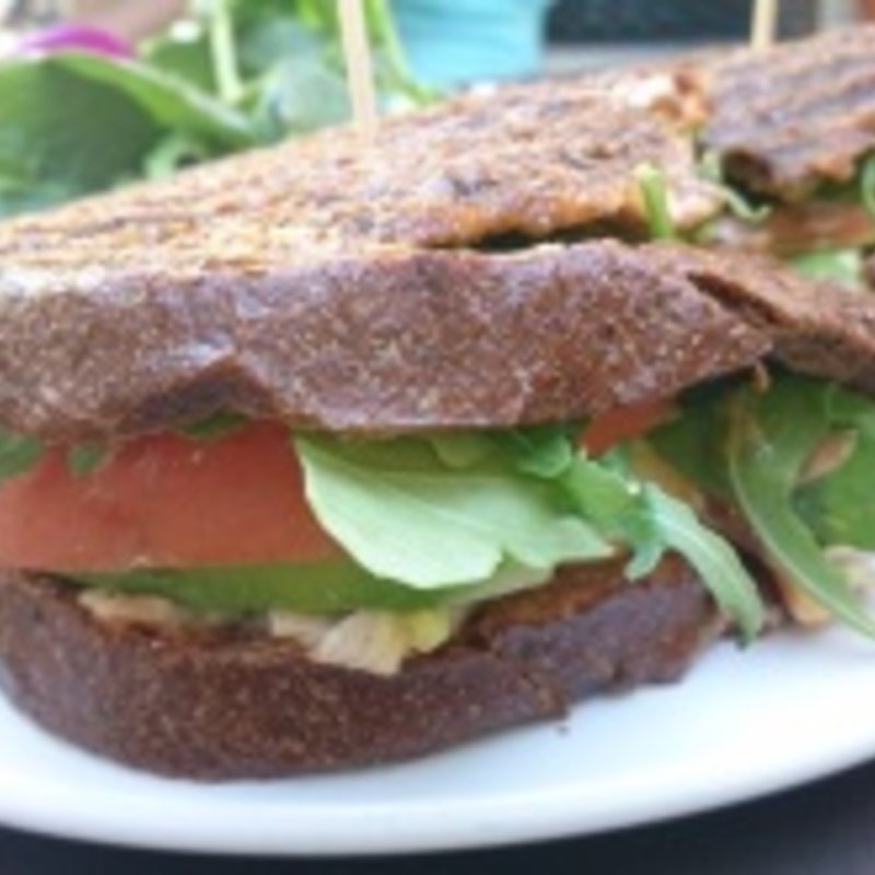 アボカドターキーサンドウィッチ(Island Vintage Coffee)