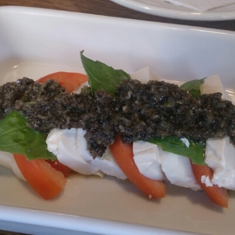 豆腐とモッツアレラのタプナード(Blue Marlin Hawaii)