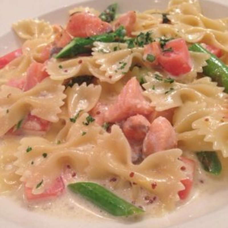 salmon pasta(Basta Pasta)