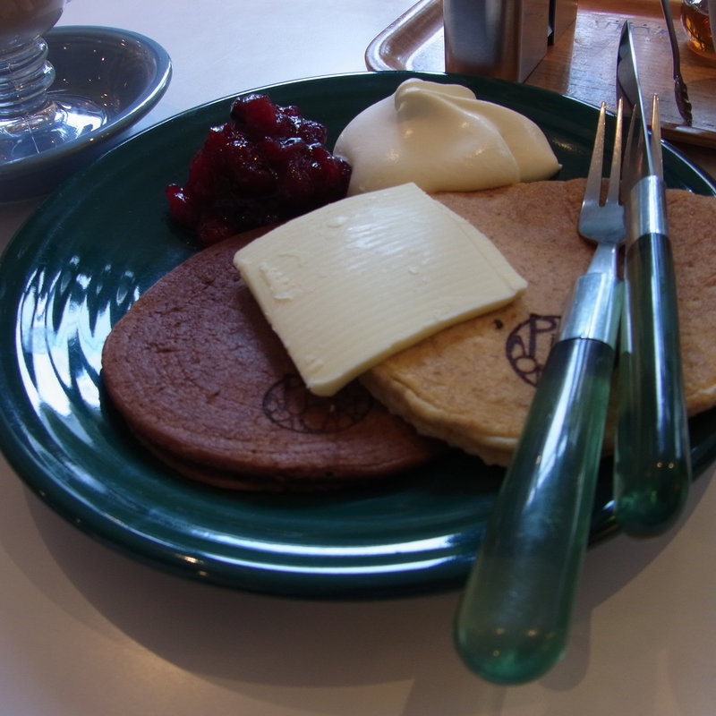 チョコレートとバターミルクのパンケーキ(ア・ピース・オブ・ケーク)