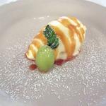 white chocolate mousse with caramel sauce