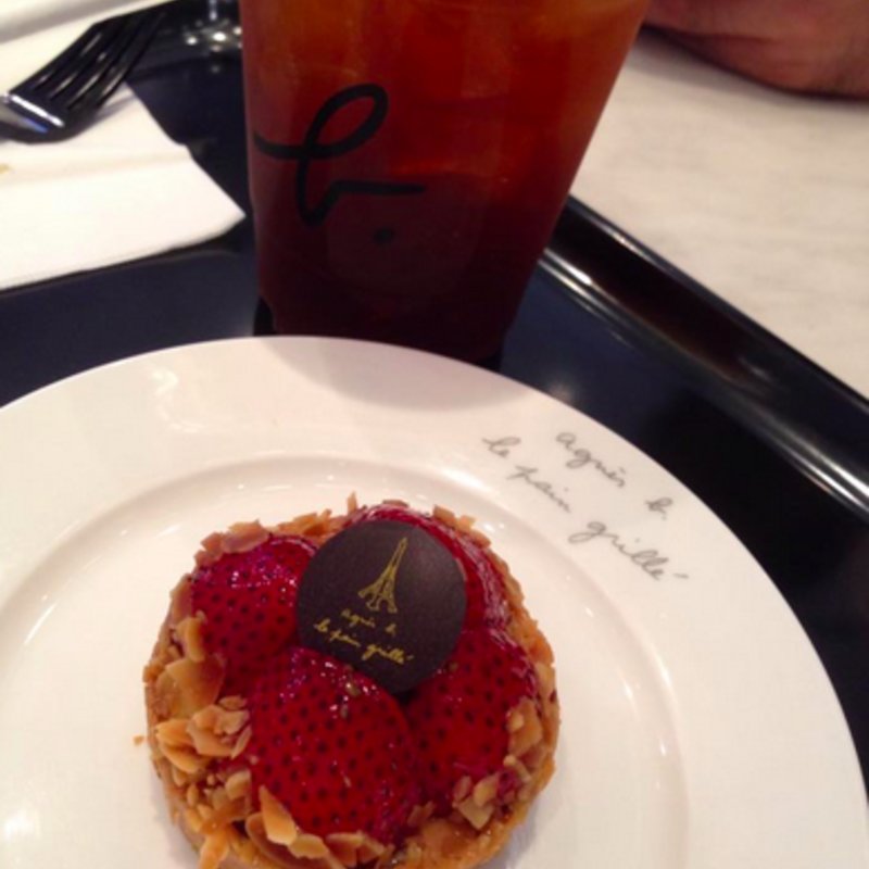 イチゴケーキ(アニエスベーカフェ統一阪急百貨台北店)