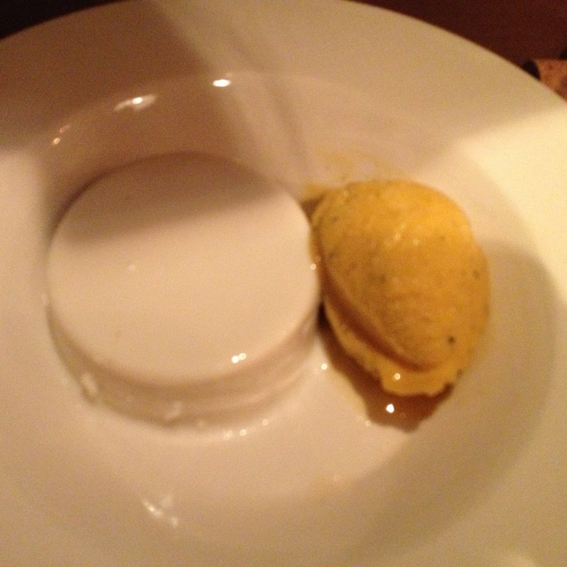 カモミールのブラマンジェとソルベ(organ)