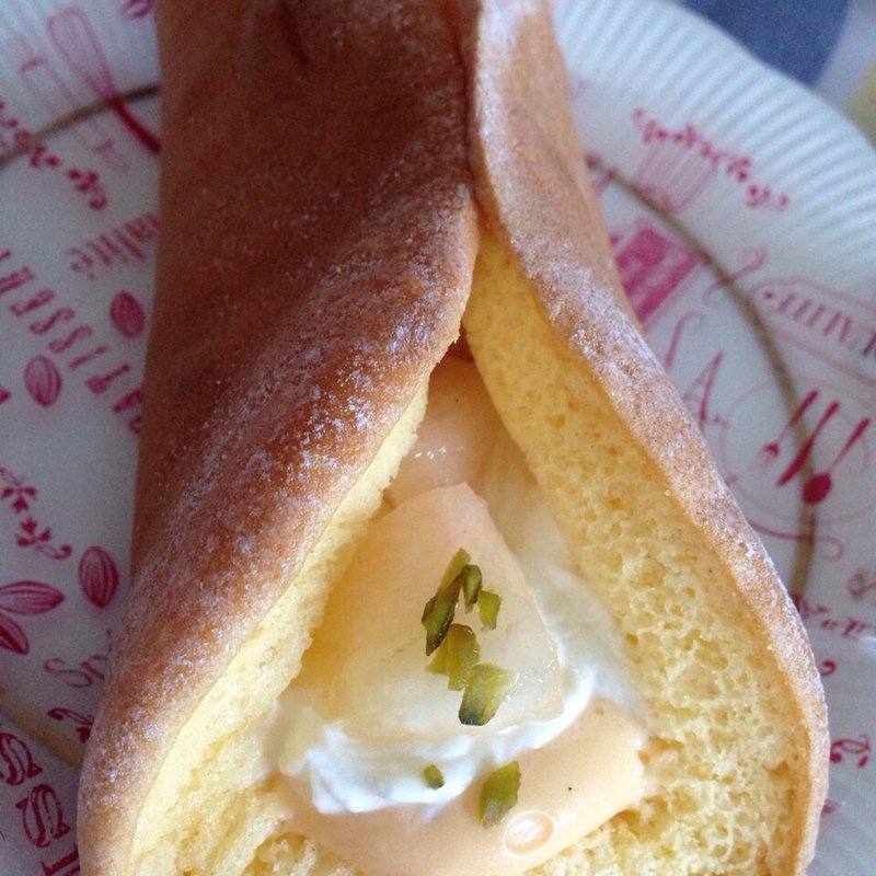 白桃のオムレット(ビスキュイ)