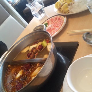 米沢豚一番育ちしゃぶしゃぶ肉のセット(薬膳火鍋専門店天香回味 玉川高島屋Ｓ・Ｃ店)