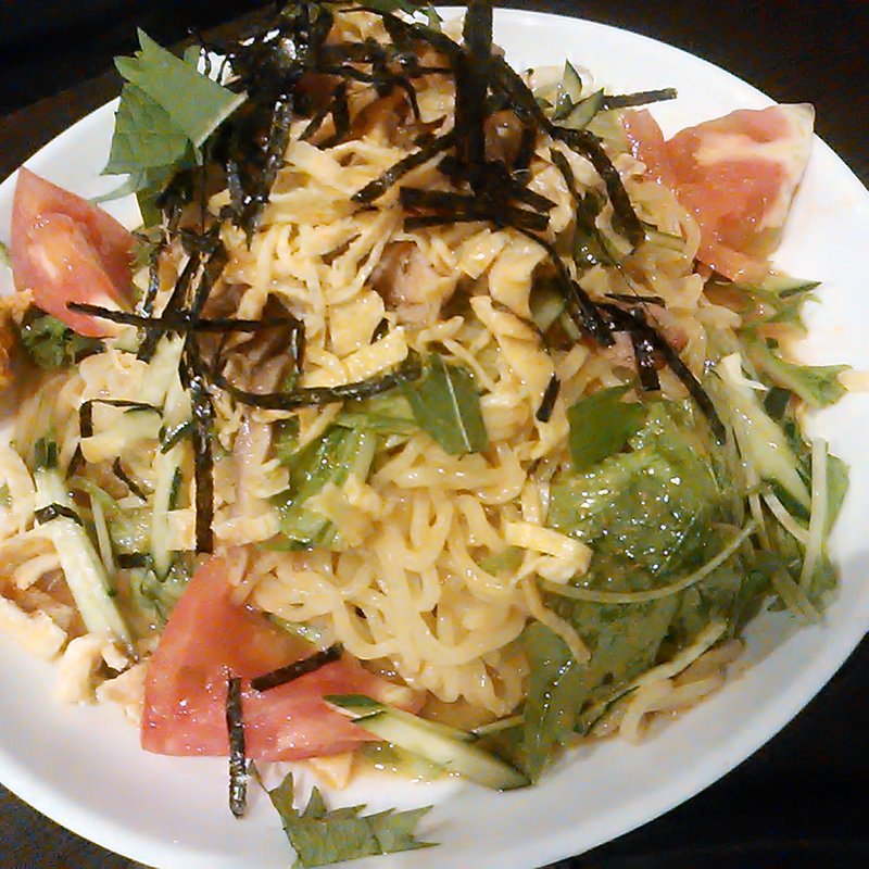 サラダ麺(中国小皿酒家 楽山 （チュウゴクコザラシュカラクザン）)