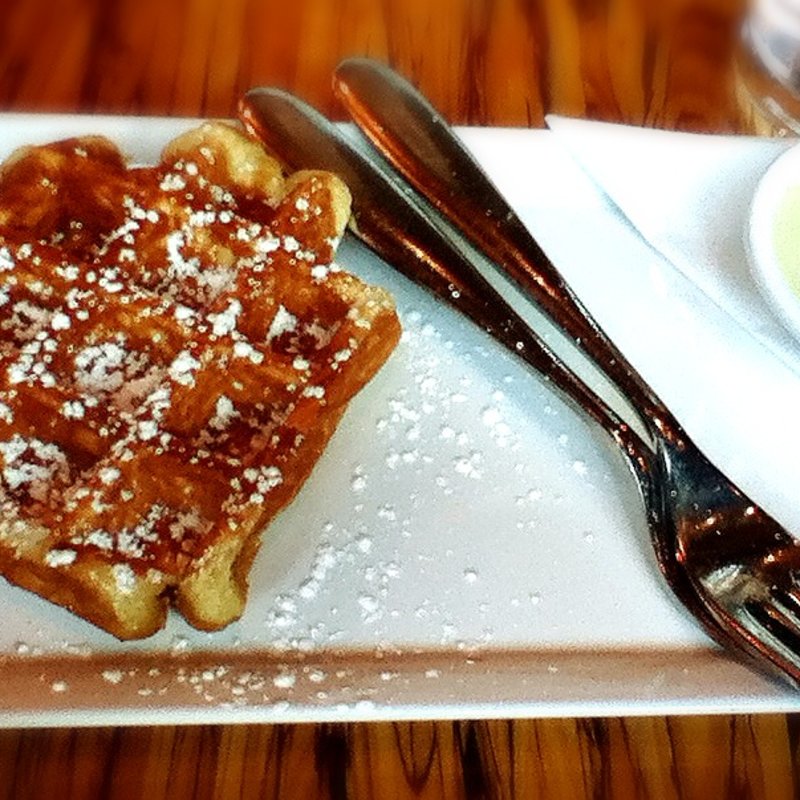 Waffle (with white chocolate)       (Cafe Medina)